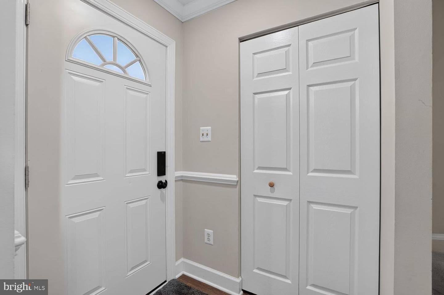 858 Dogwood Court, Herndon