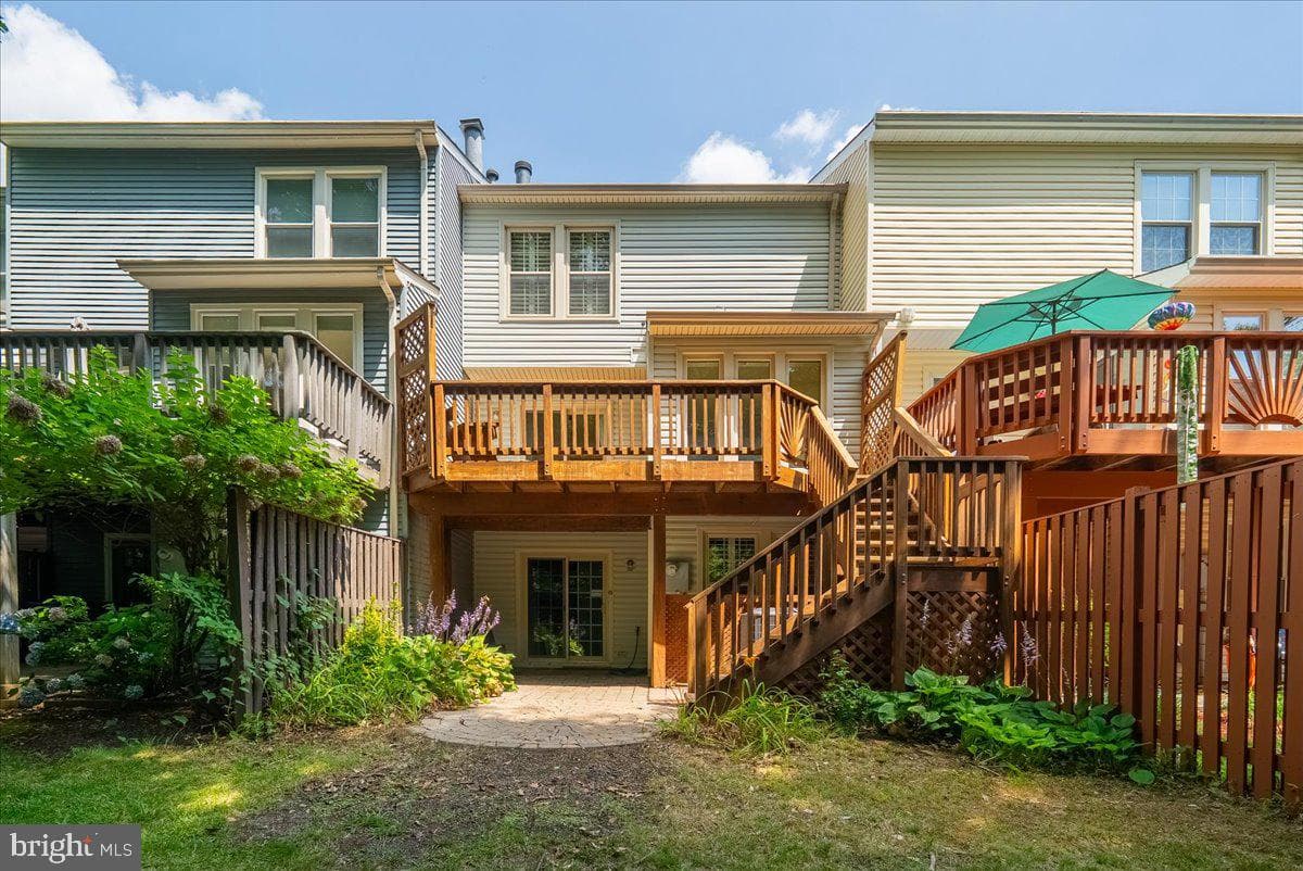 6090 Joust Lane, Alexandria