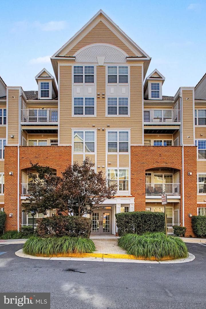2711 Bellforest Court #305, Vienna