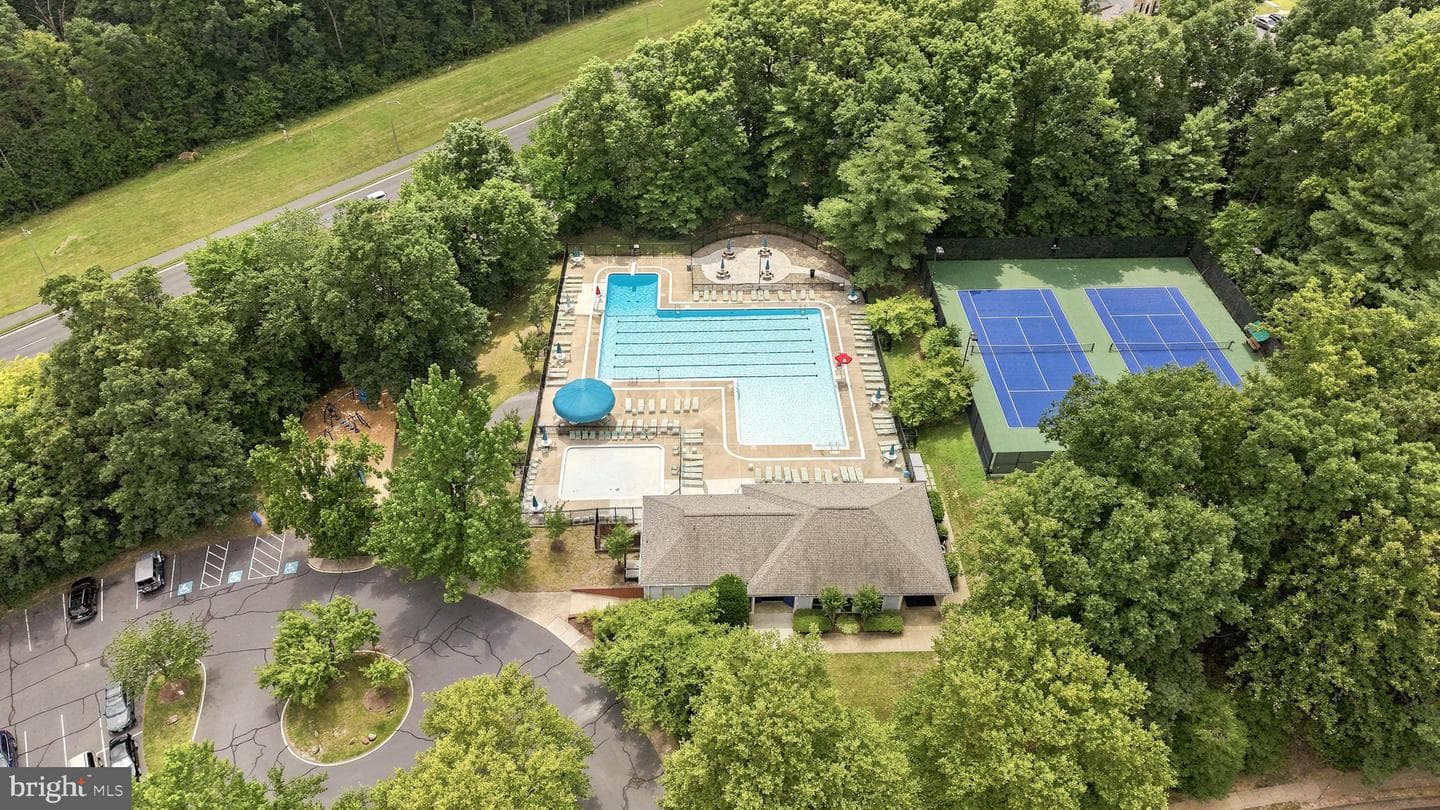 6015 Chestnut Hollow Court photo 47