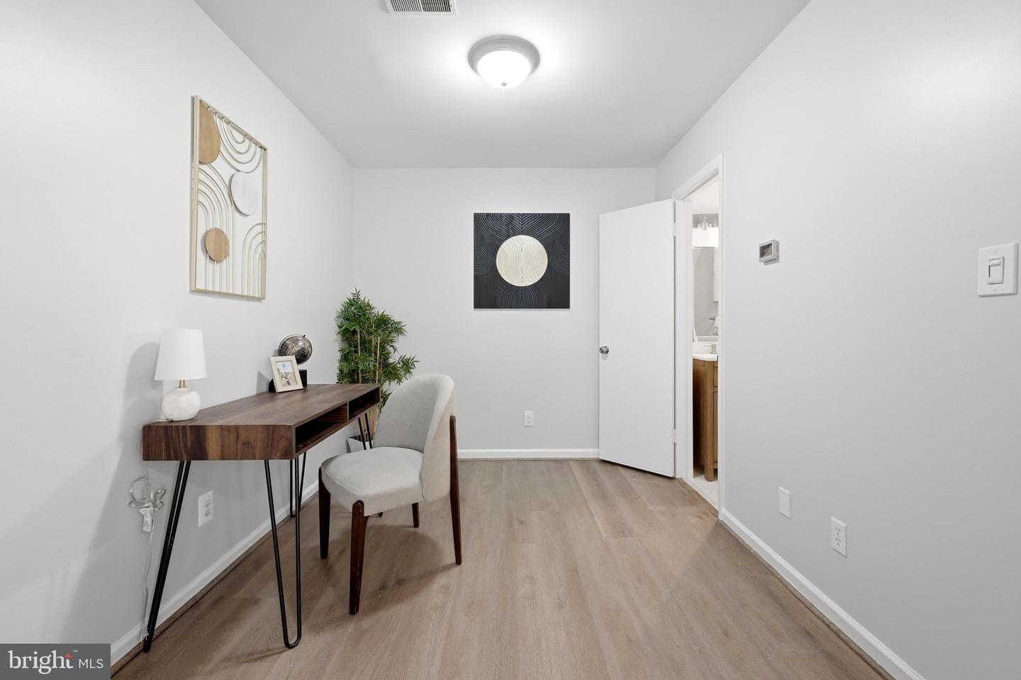 6015 Chestnut Hollow Court photo 8