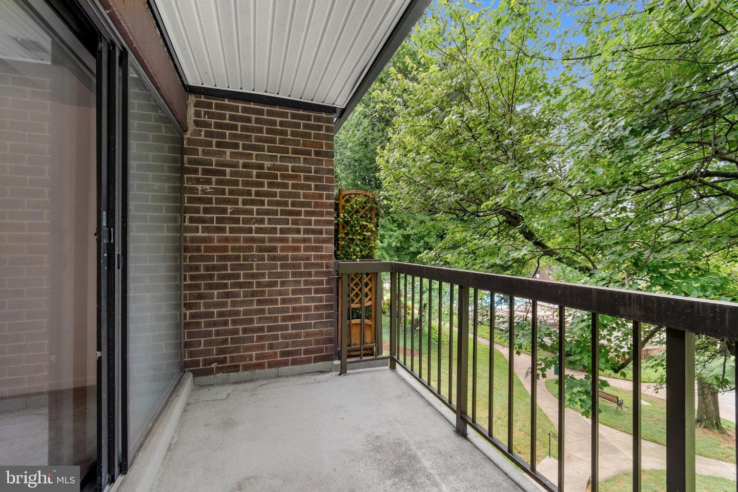9721 Kings Crown Court #202 photo 5