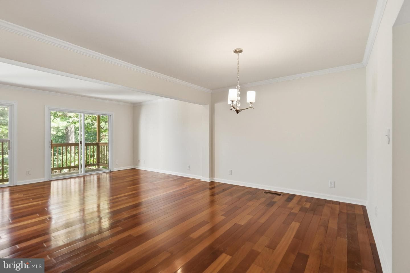 1651 Valencia Way photo 14