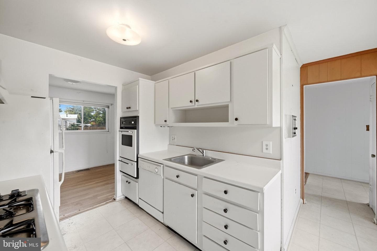 6426 Deepford Street photo 4