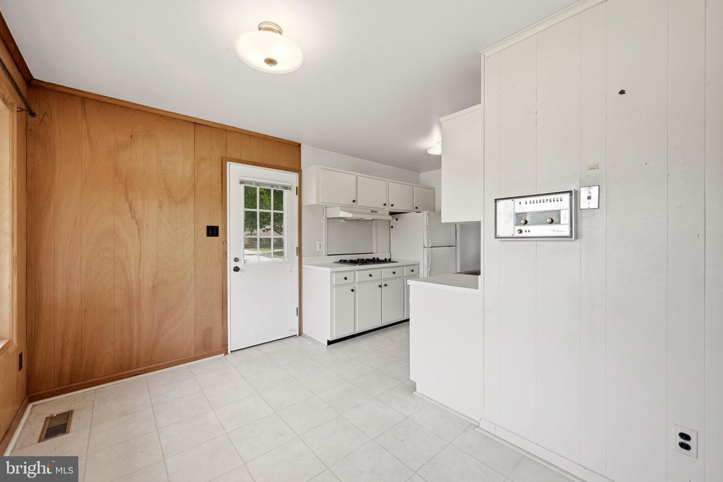 6426 Deepford Street photo 5