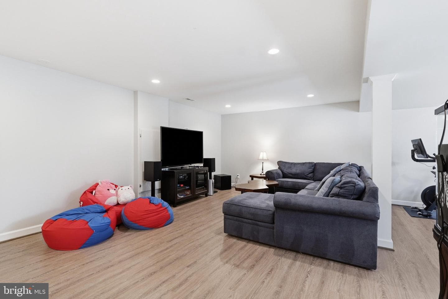 9825 Wolcott Drive photo 25