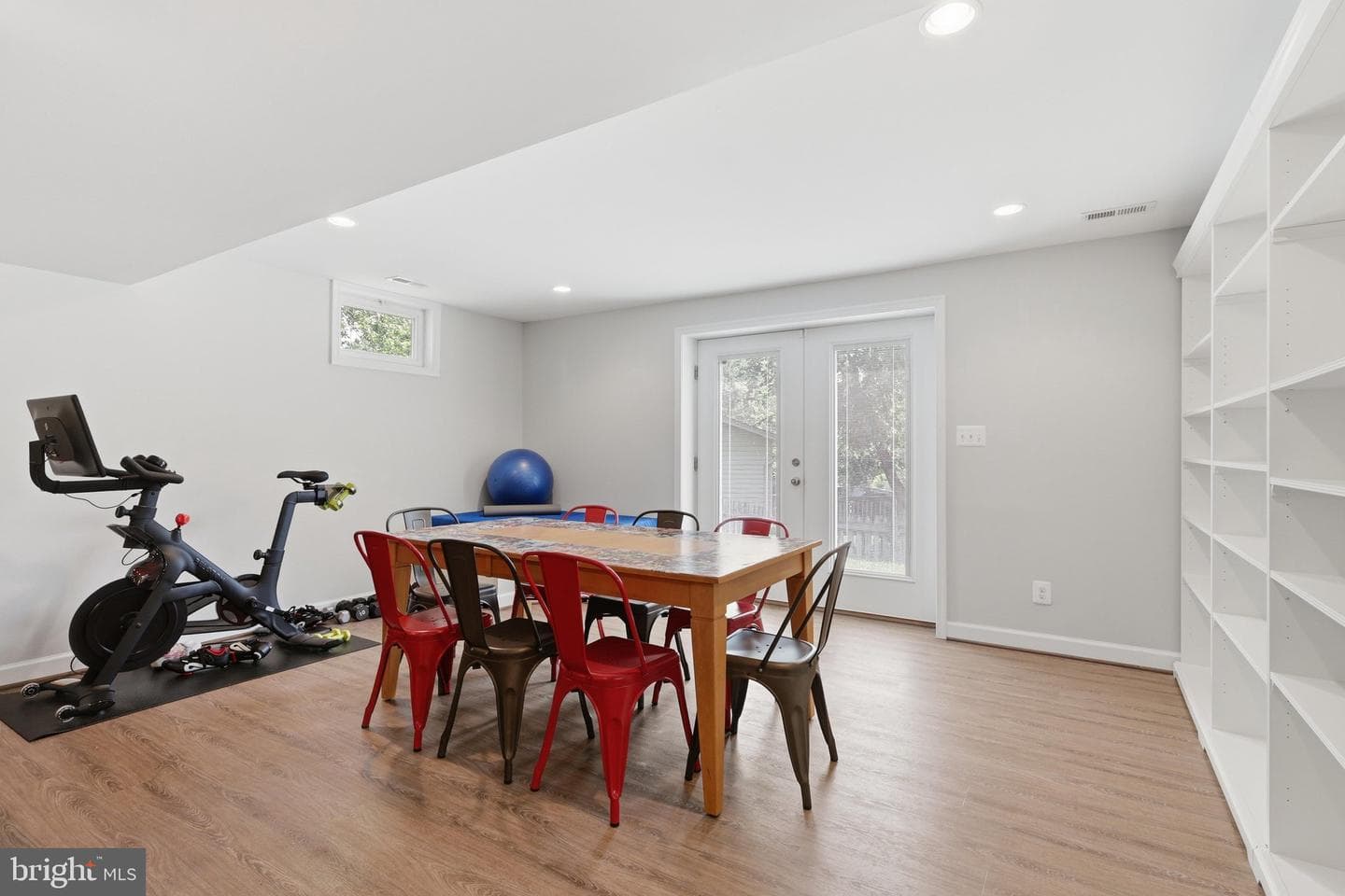 9825 Wolcott Drive photo 27