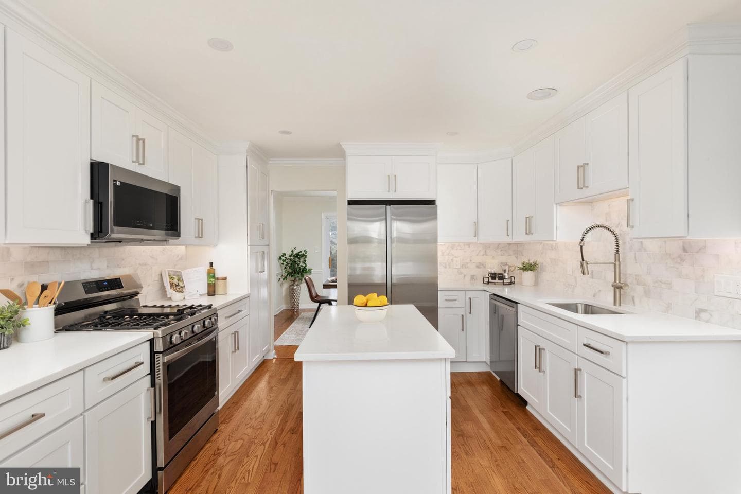 9927 Barnsbury Court photo 12
