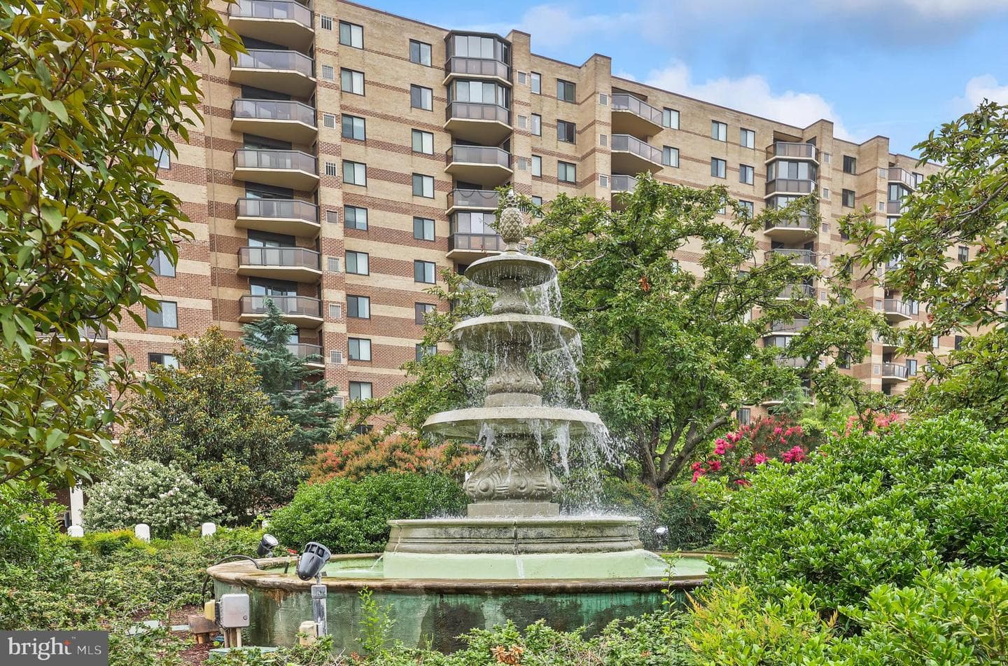 8370 Greensboro Drive #402, Mclean