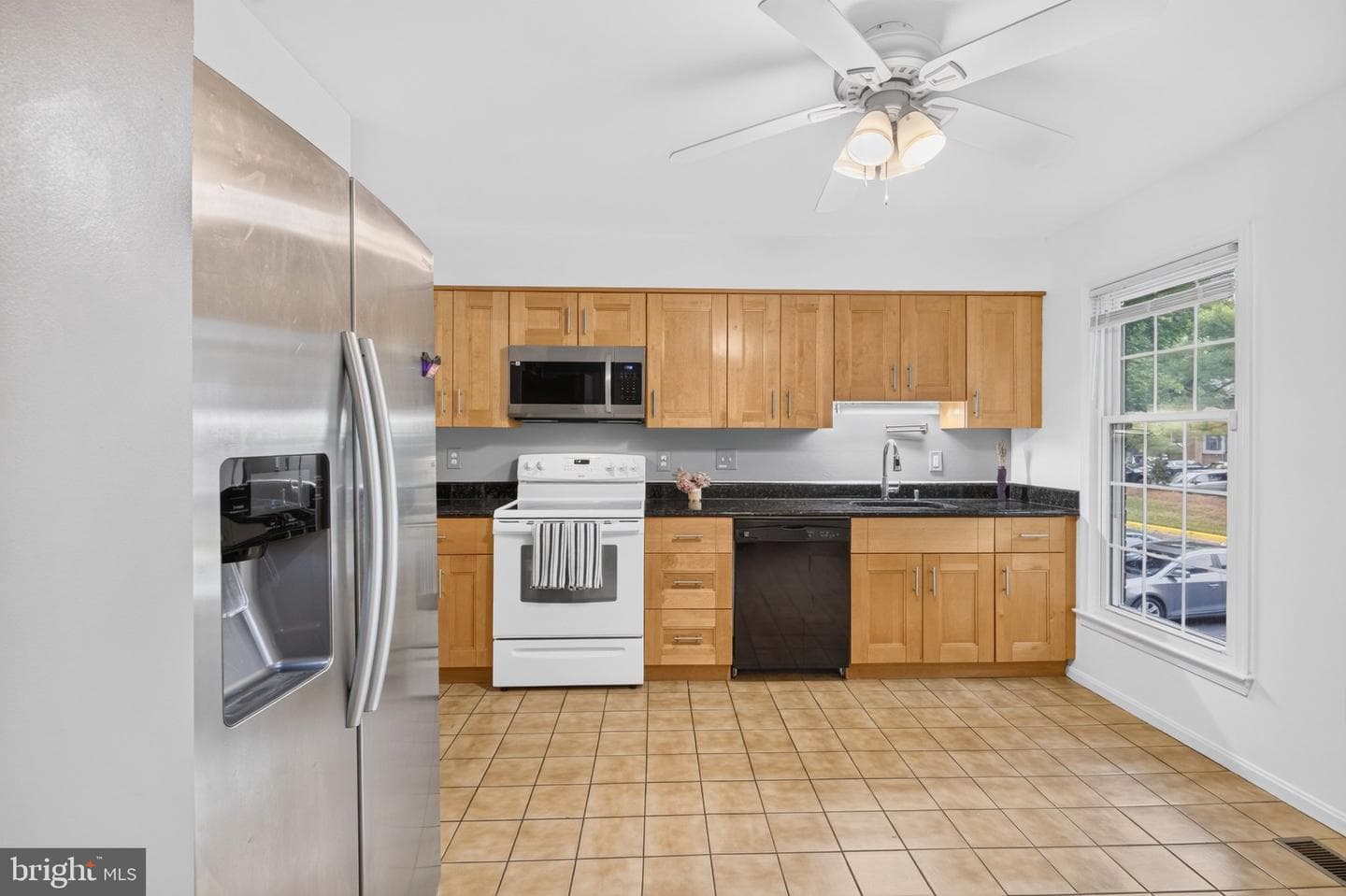 2836 Kelly Square photo 6