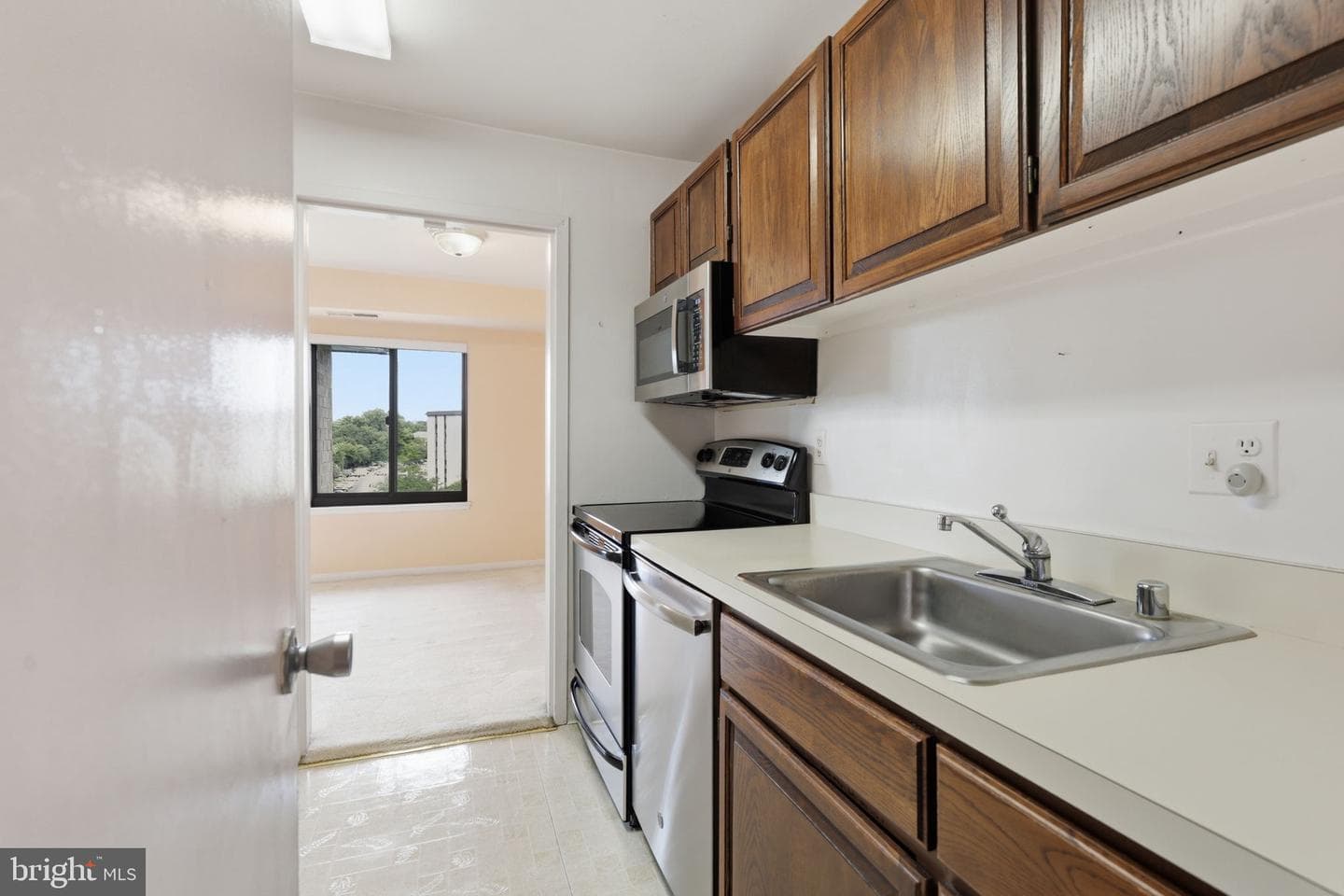 3101 S Manchester Street #914 photo 15