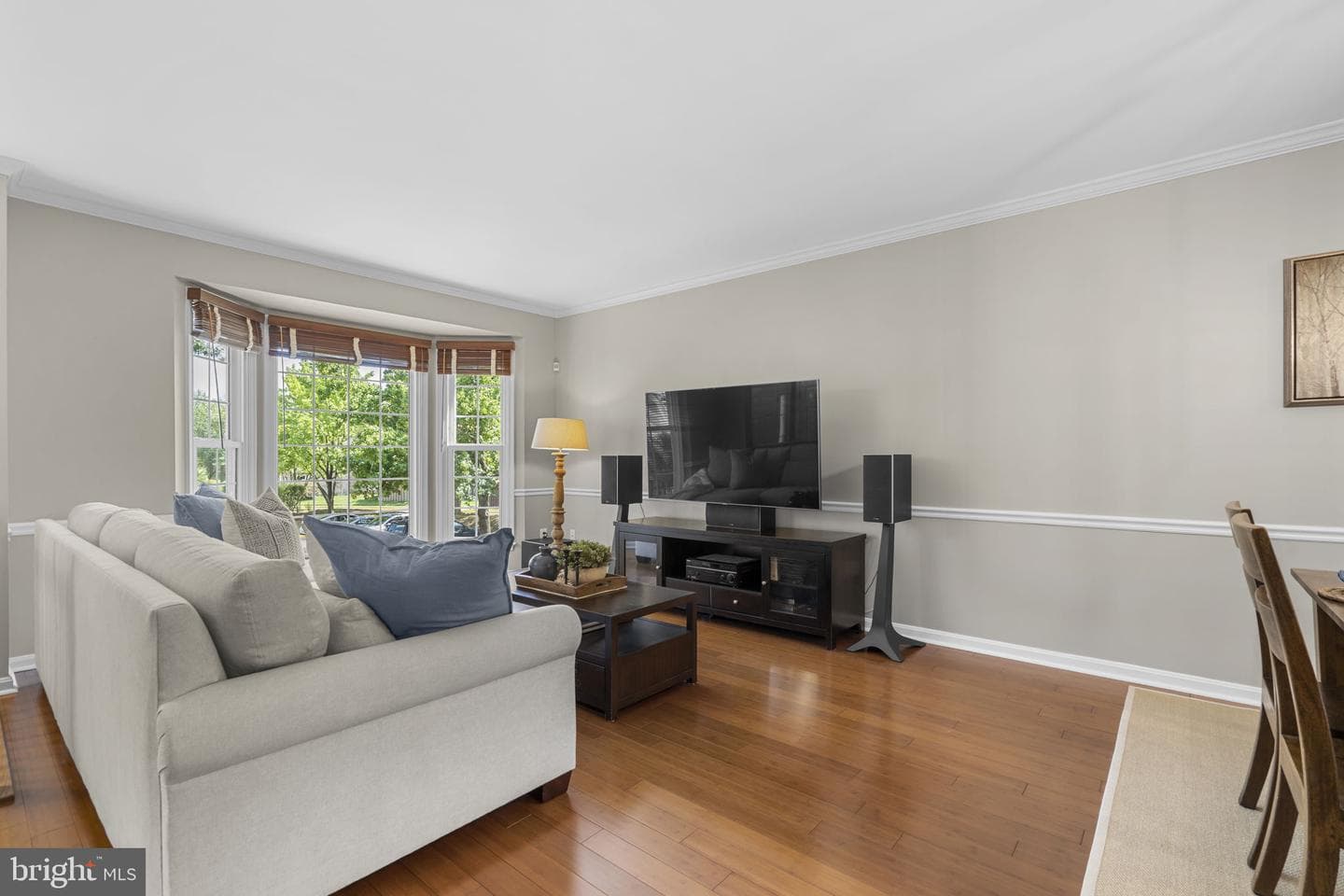7049 Kings Manor Drive photo 12
