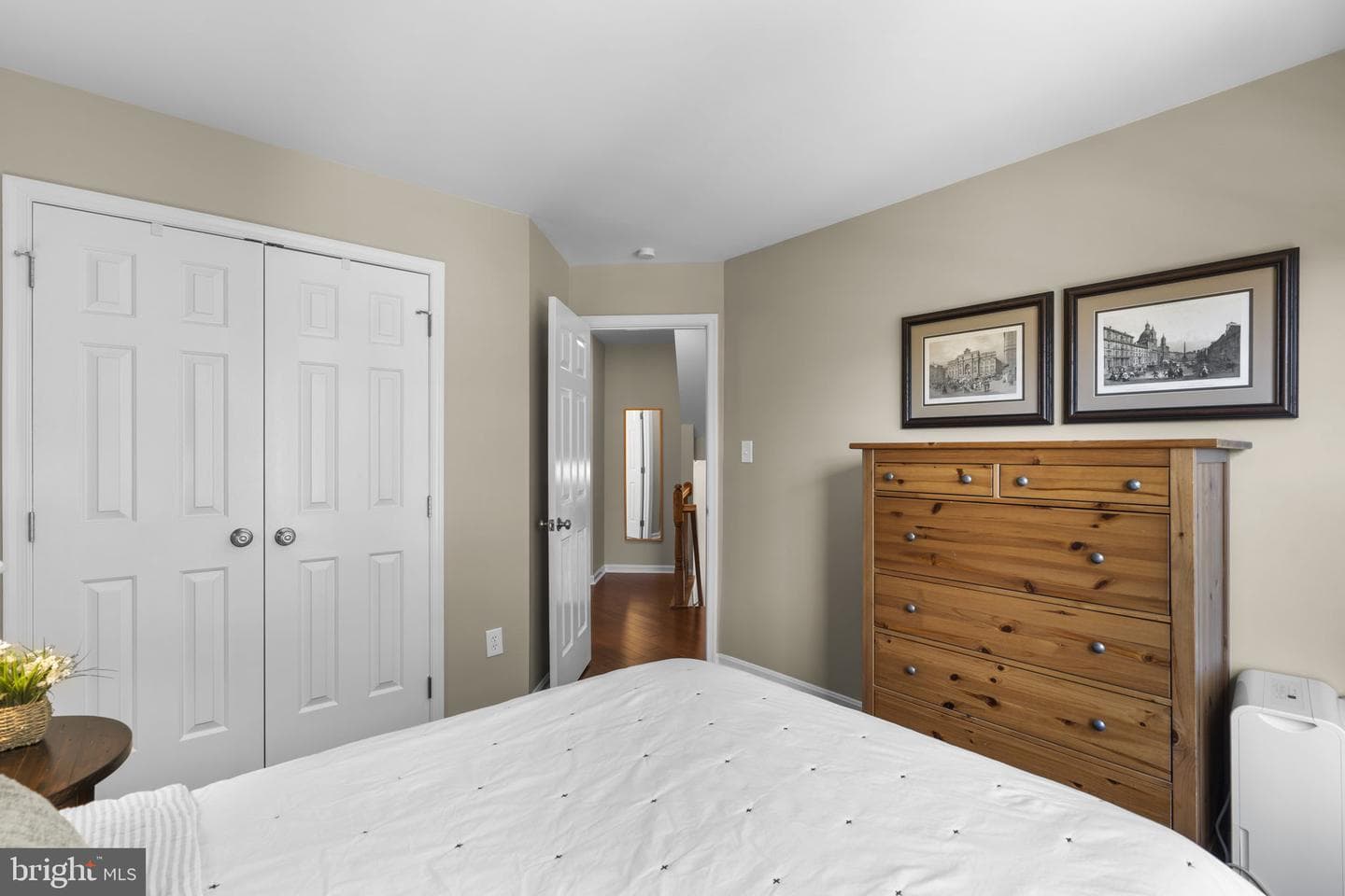 7049 Kings Manor Drive photo 26