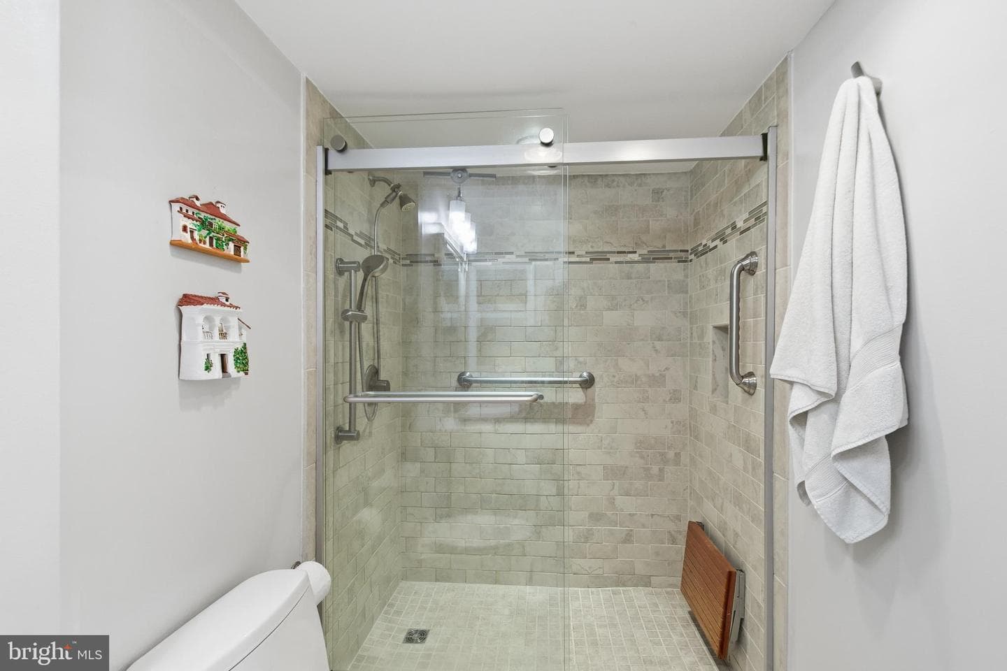 5904 Mount Eagle Drive #1415 photo 15