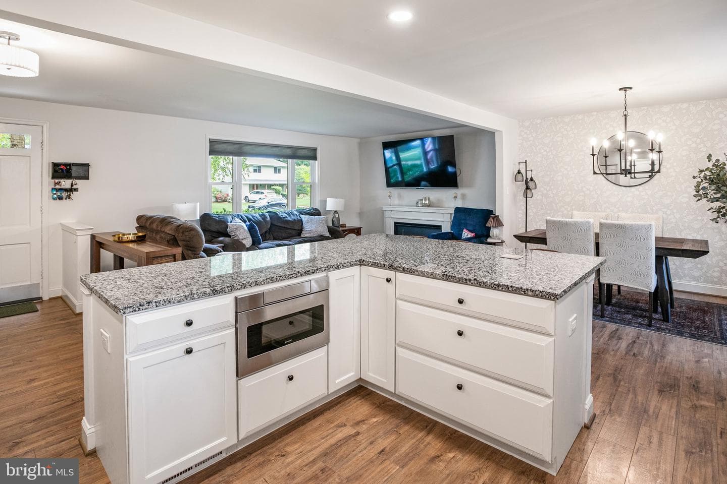 10197 Wavell Road photo 8