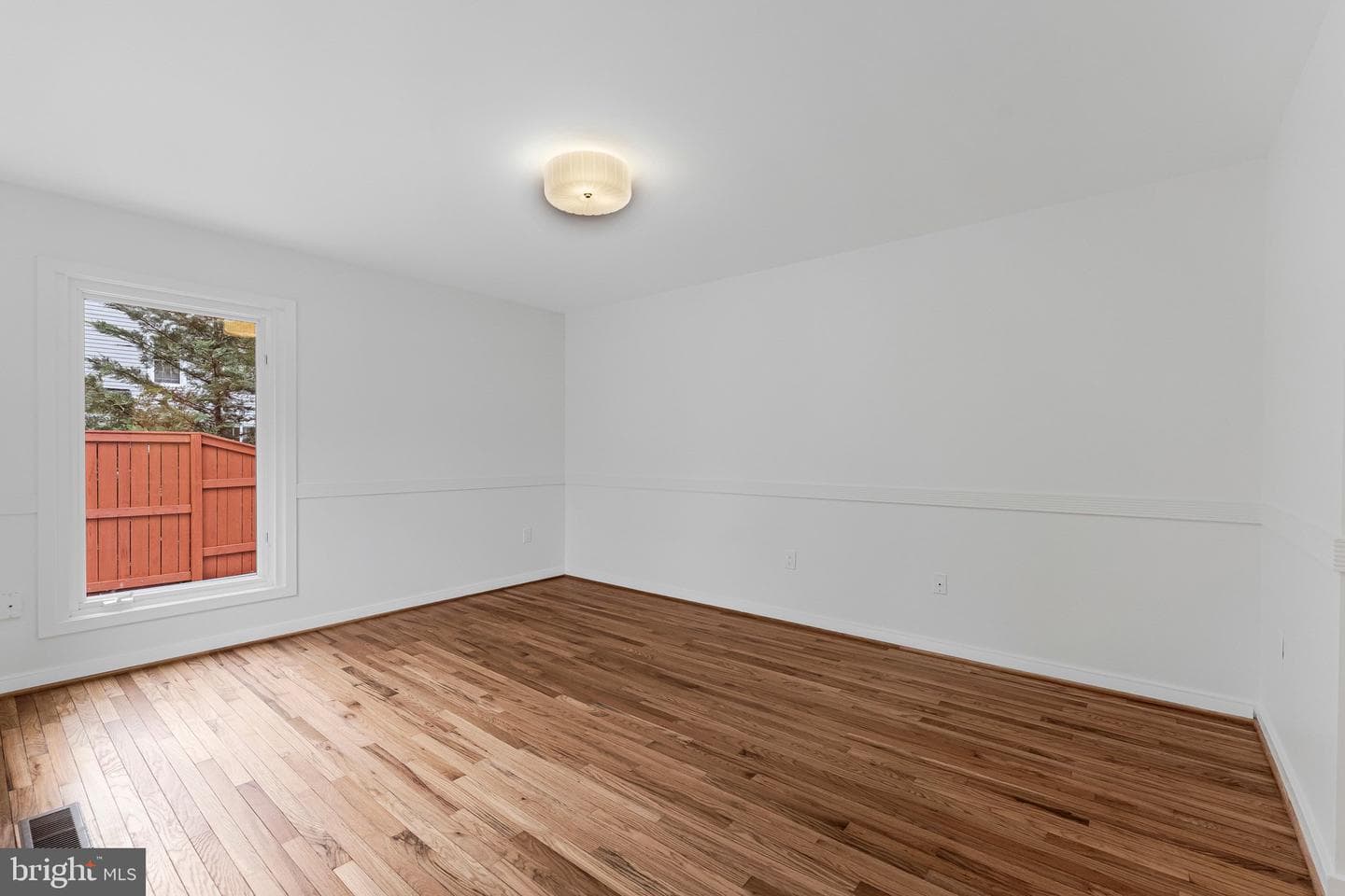 8424 Hollis Lane photo 19