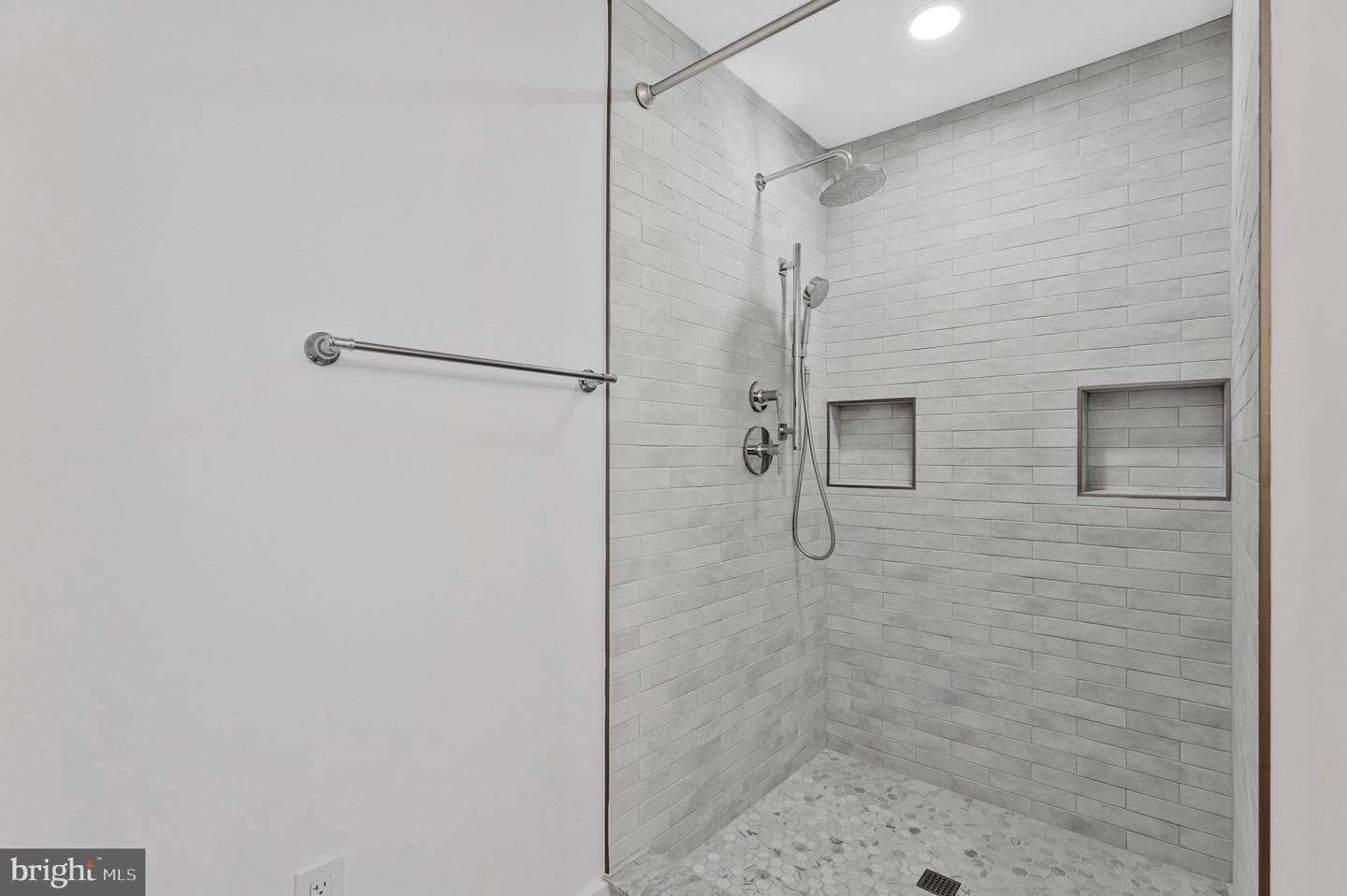 8424 Hollis Lane photo 22