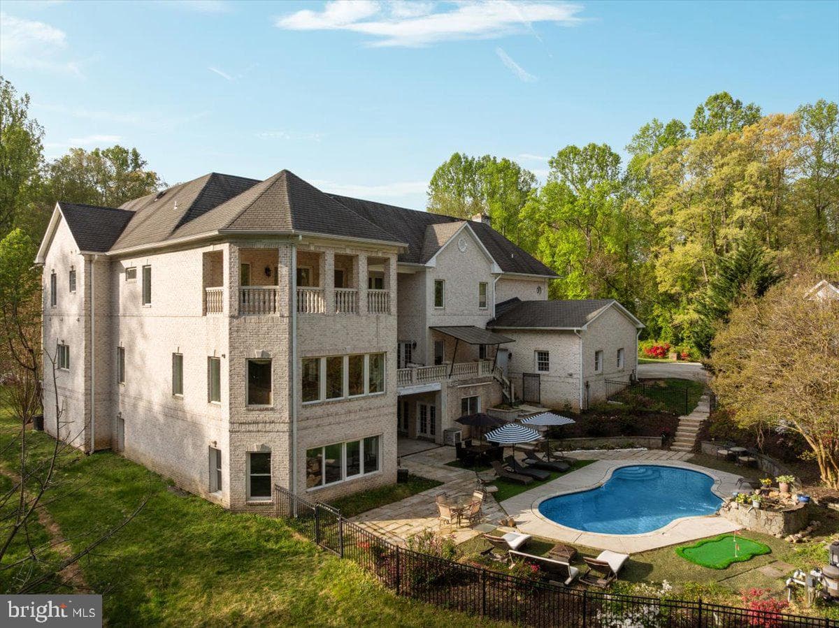 11846 Chapel Road, Clifton