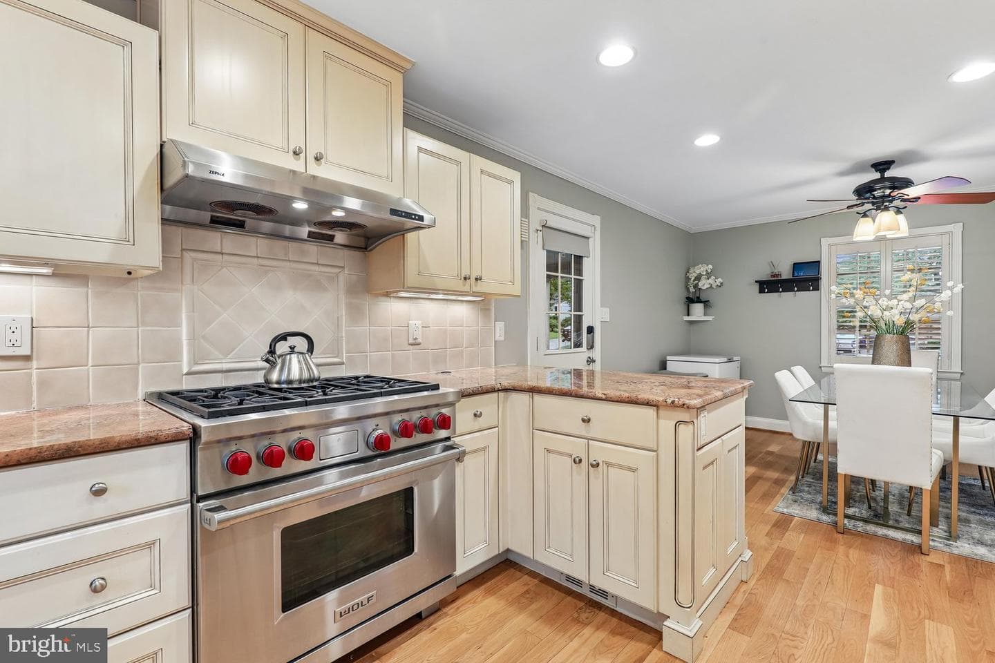 9005 Greylock Street, Alexandria