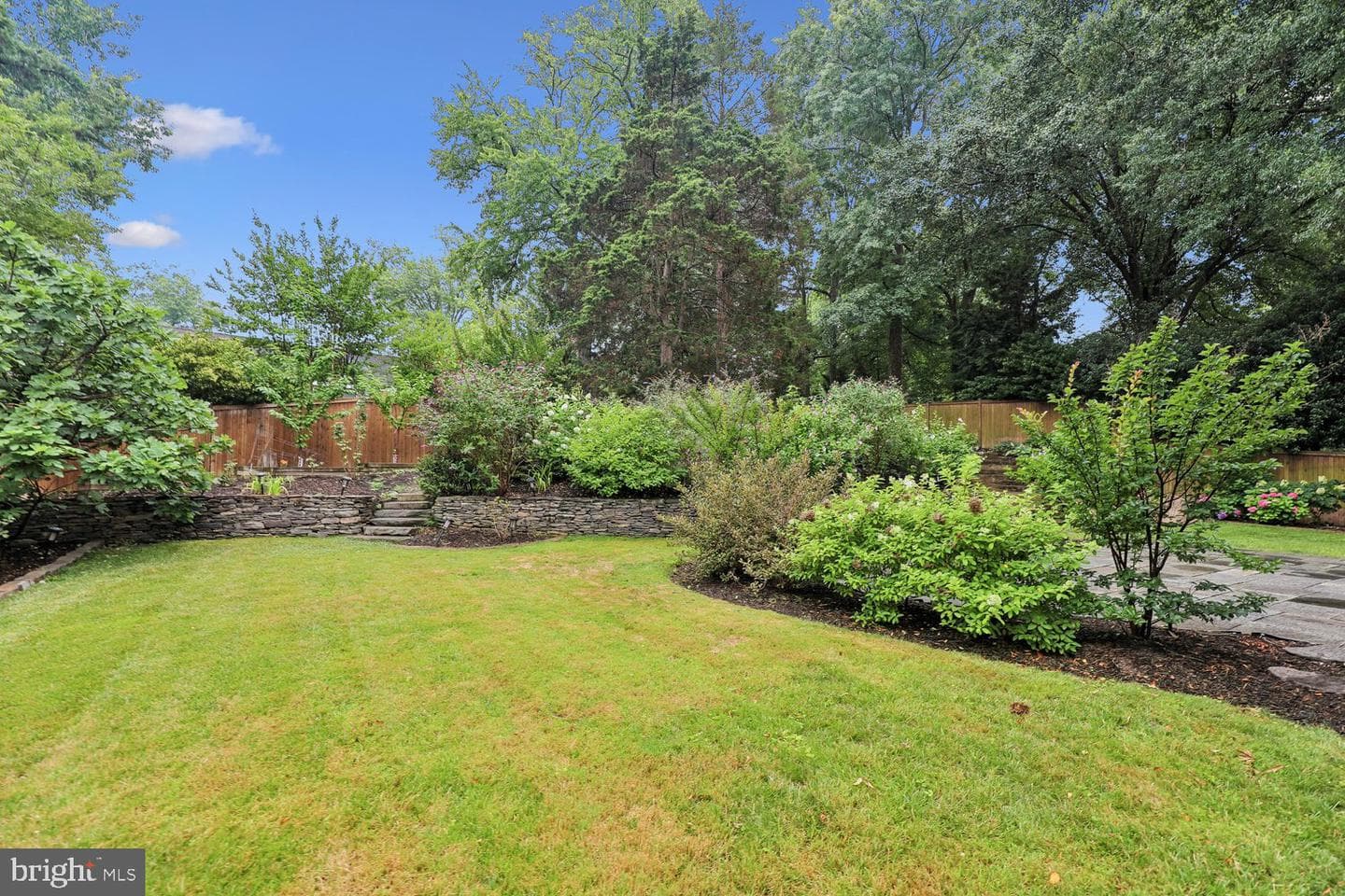 9005 Greylock Street photo 52