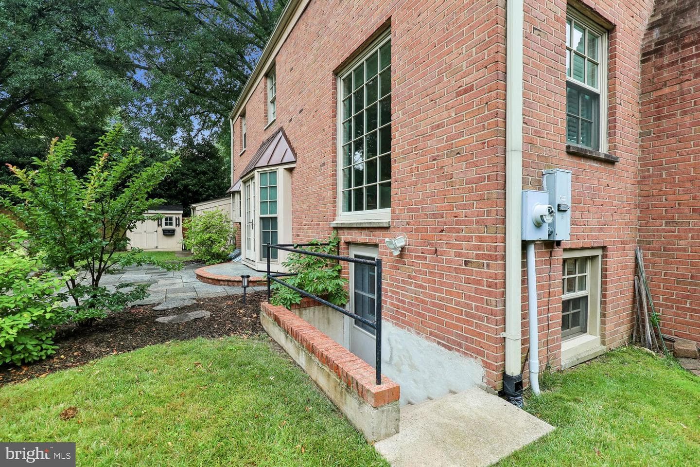 9005 Greylock Street photo 56