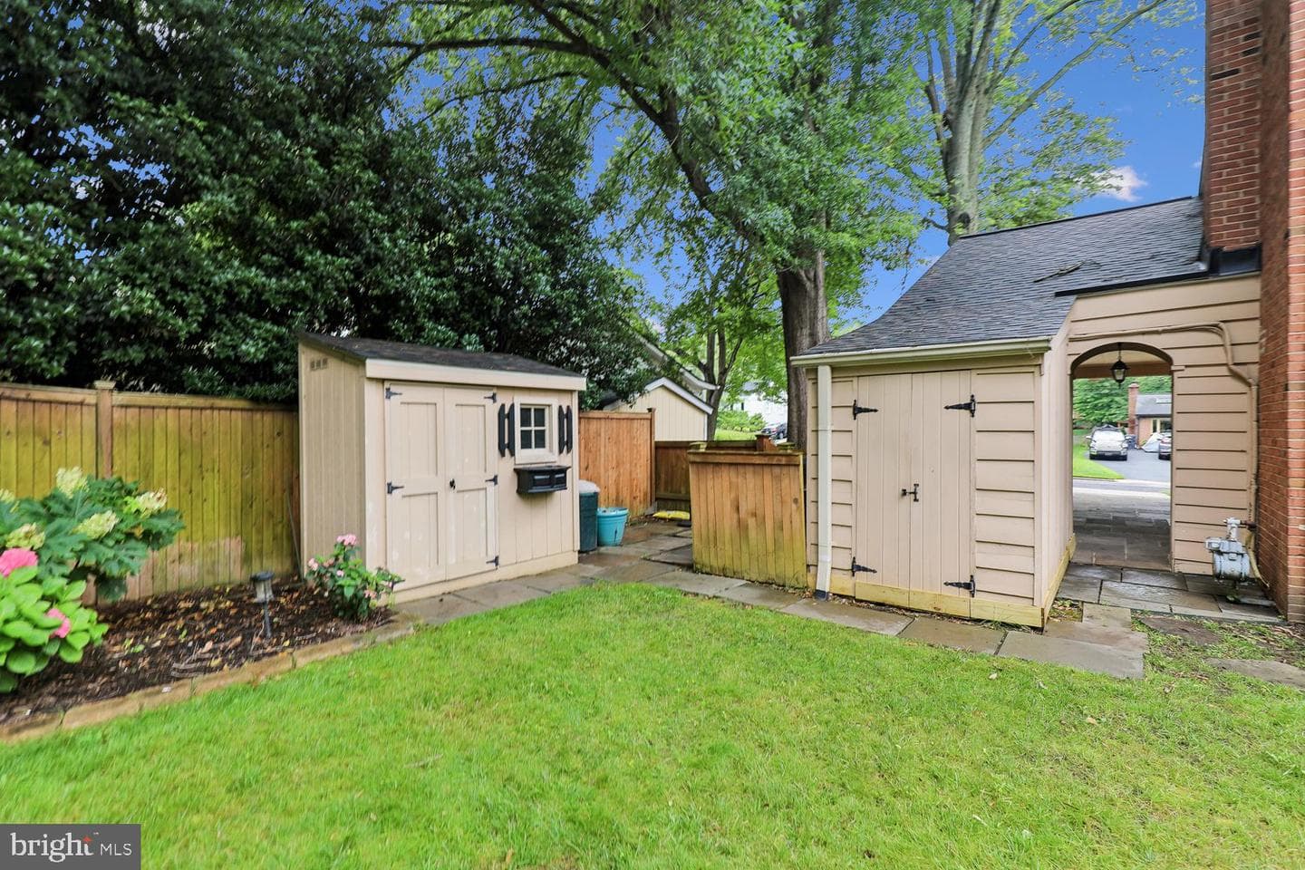 9005 Greylock Street photo 57