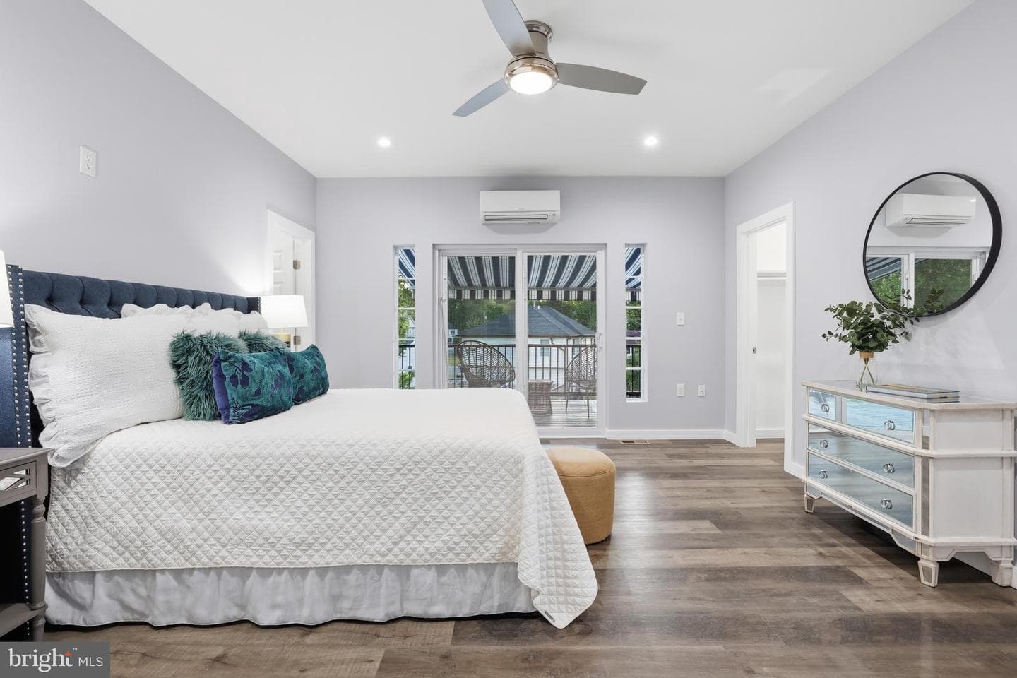6925 Barrett Road photo 25