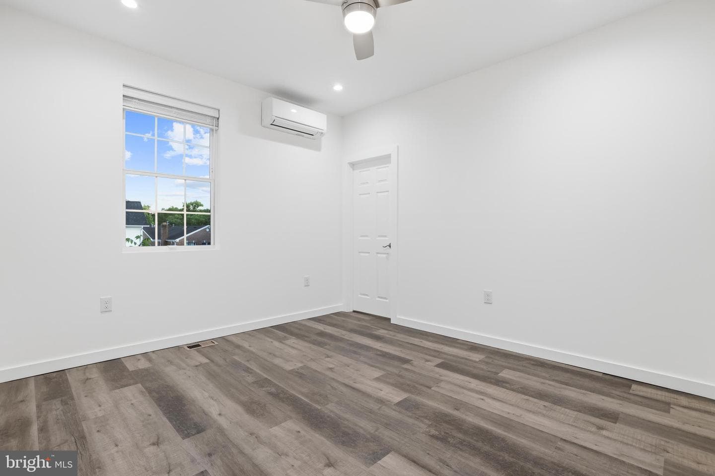 6925 Barrett Road photo 38