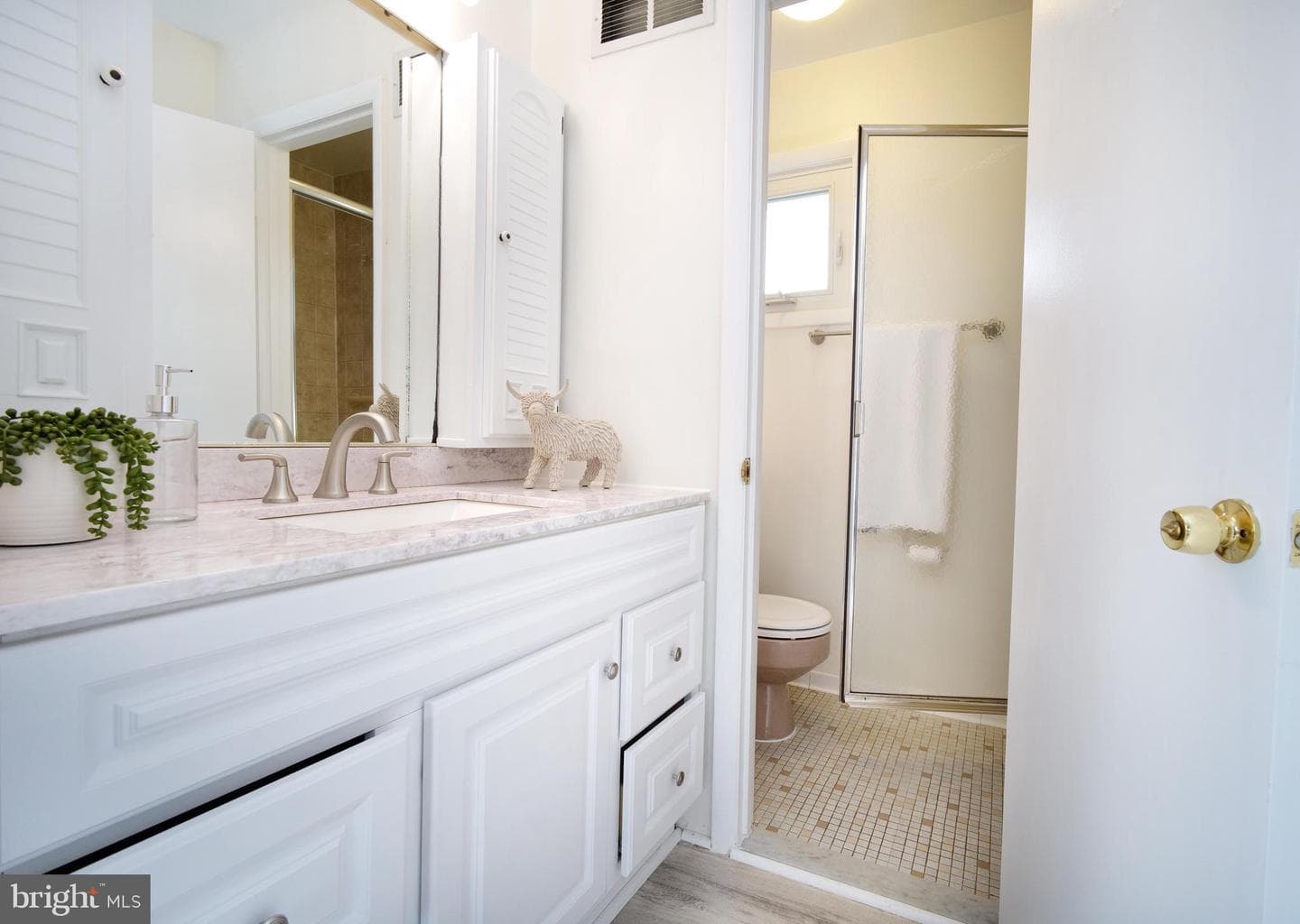 5906 King James Drive photo 20