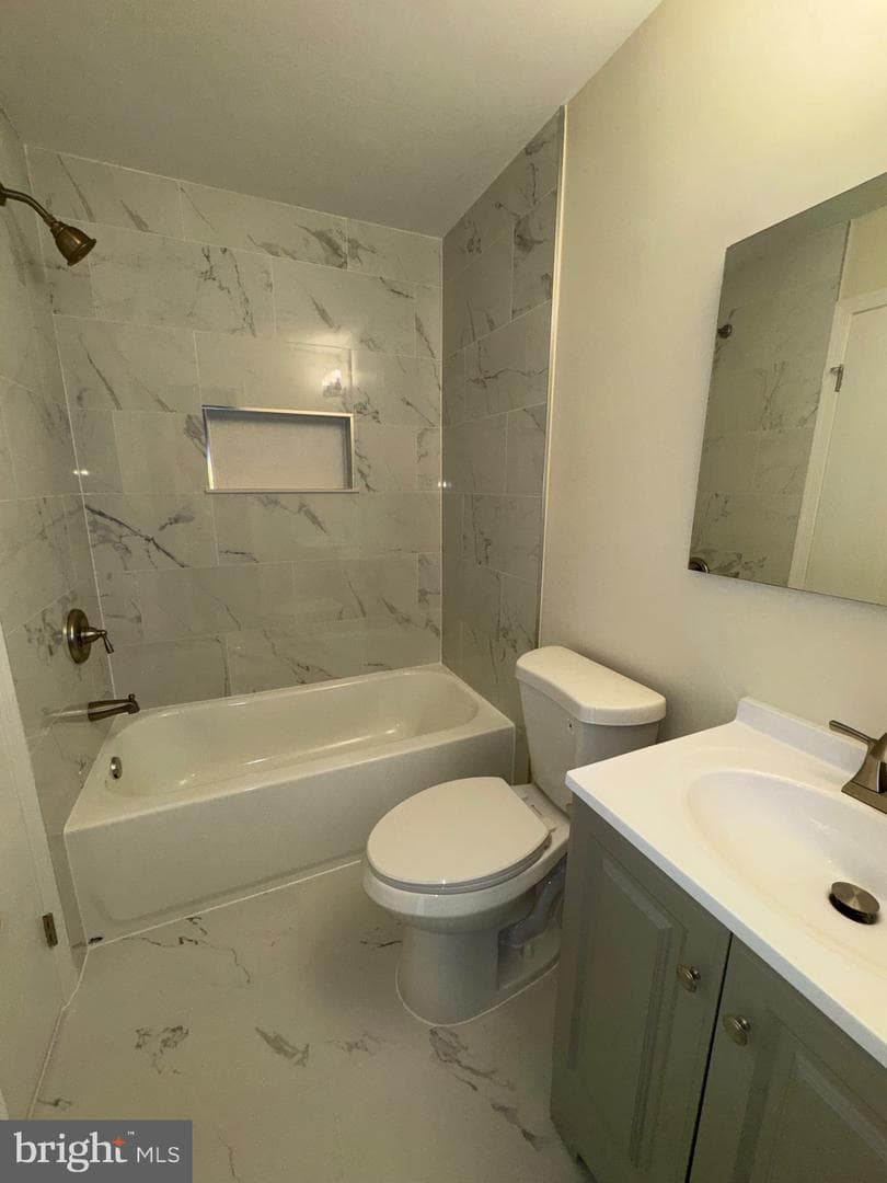 7679 Sheffield Village Lane photo 14