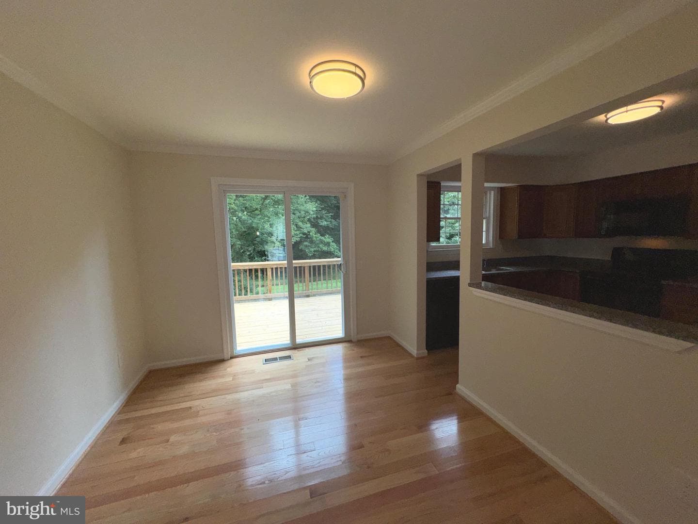 7679 Sheffield Village Lane photo 5