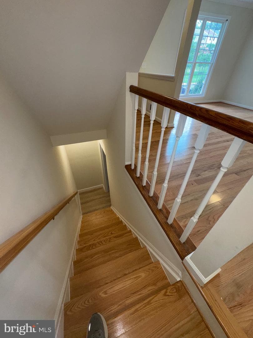 7679 Sheffield Village Lane photo 6