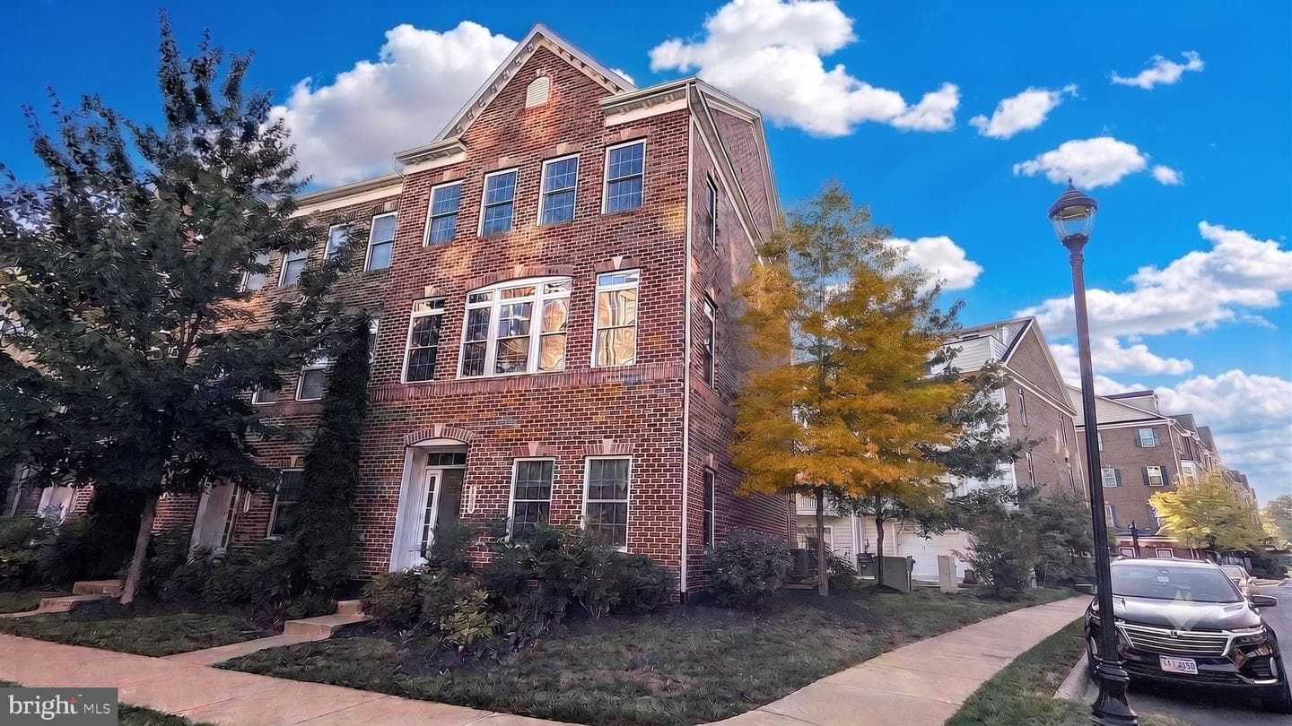 3179 John Glenn, Herndon