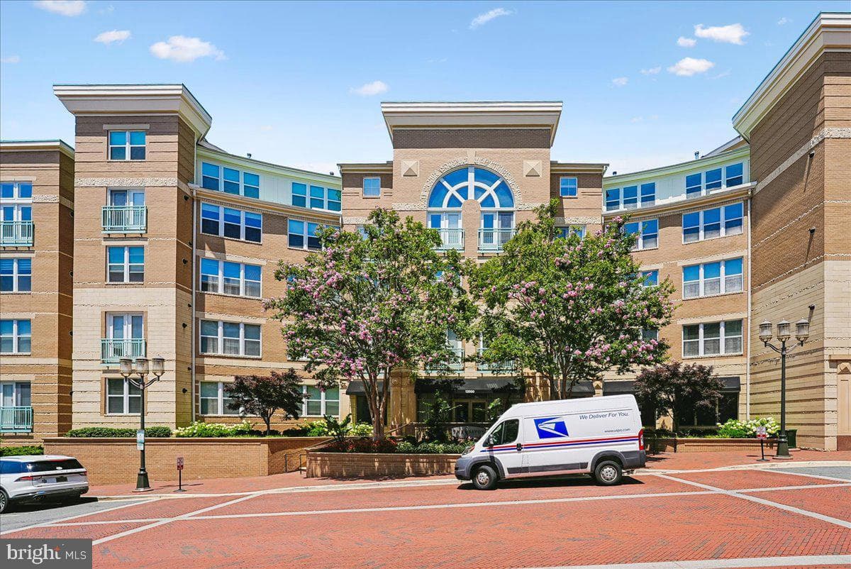 12000 Market Street #286, Reston