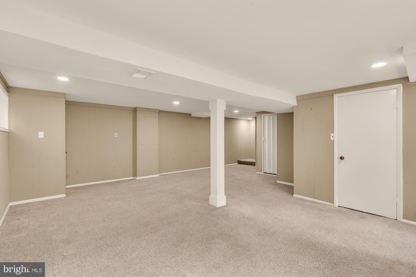10103 Dundalk Street photo 39