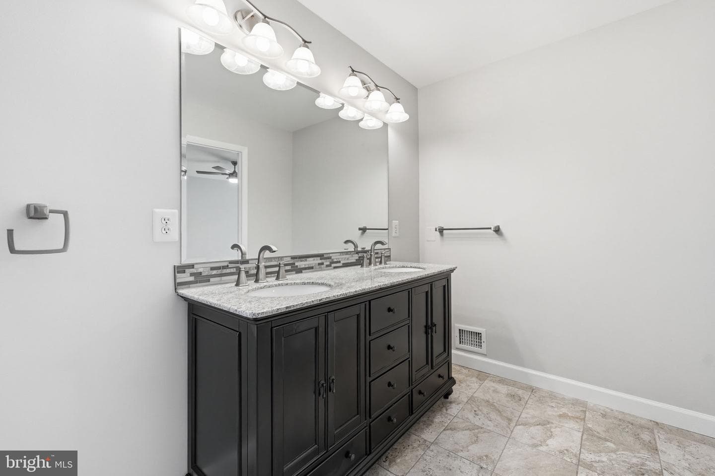 8627 Pin Oak Drive photo 32