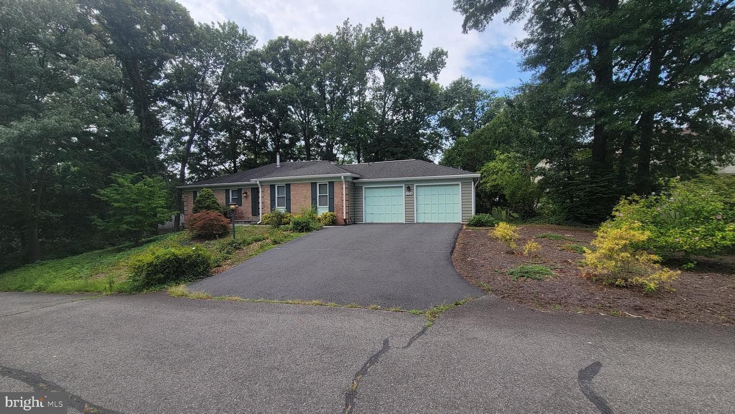 6104 Juneberry Court, Alexandria