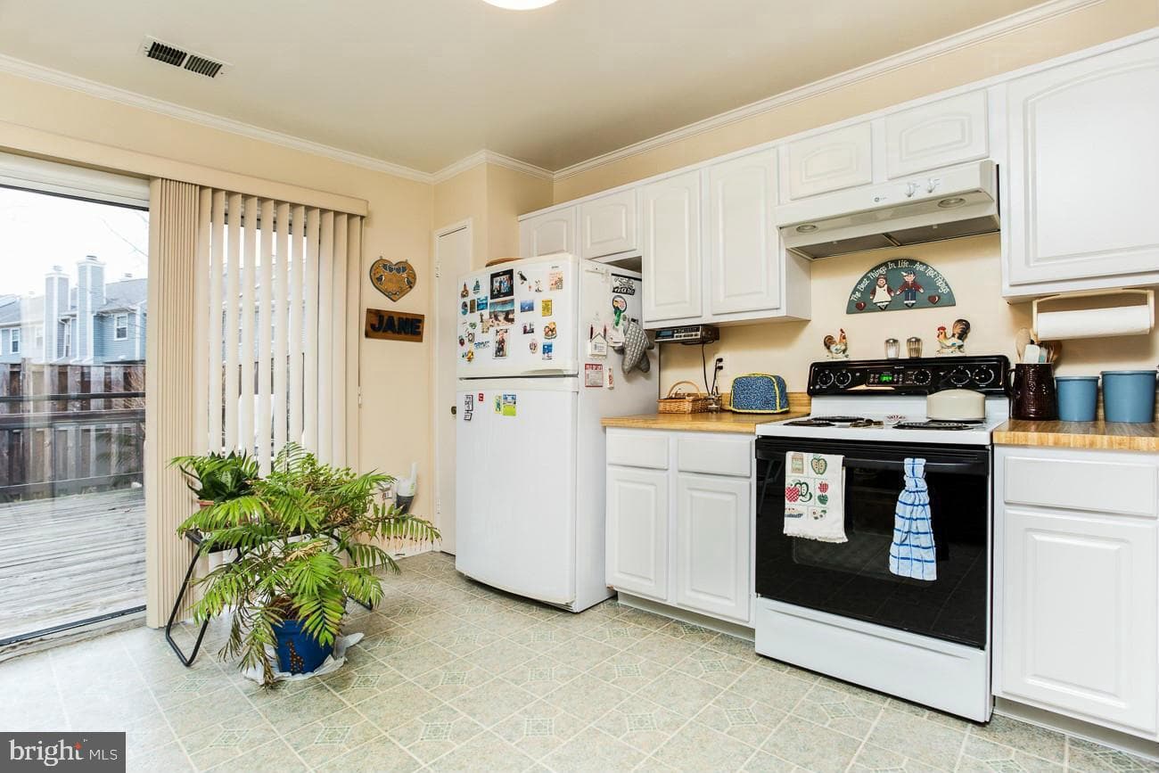 8601 Venoy Court, Alexandria