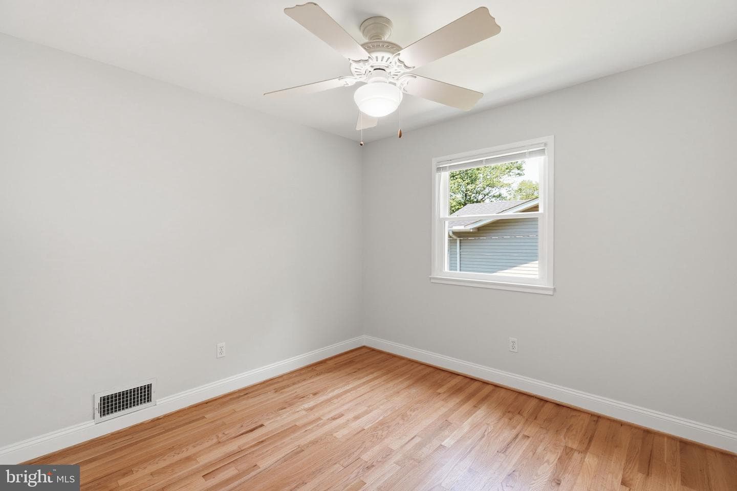 8501 Cherry Valley Lane photo 15