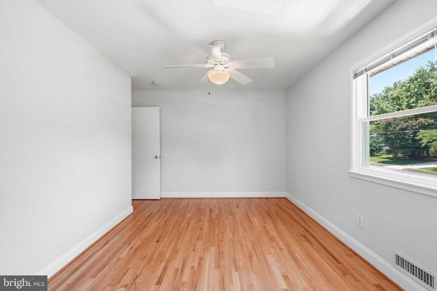 8501 Cherry Valley Lane photo 18