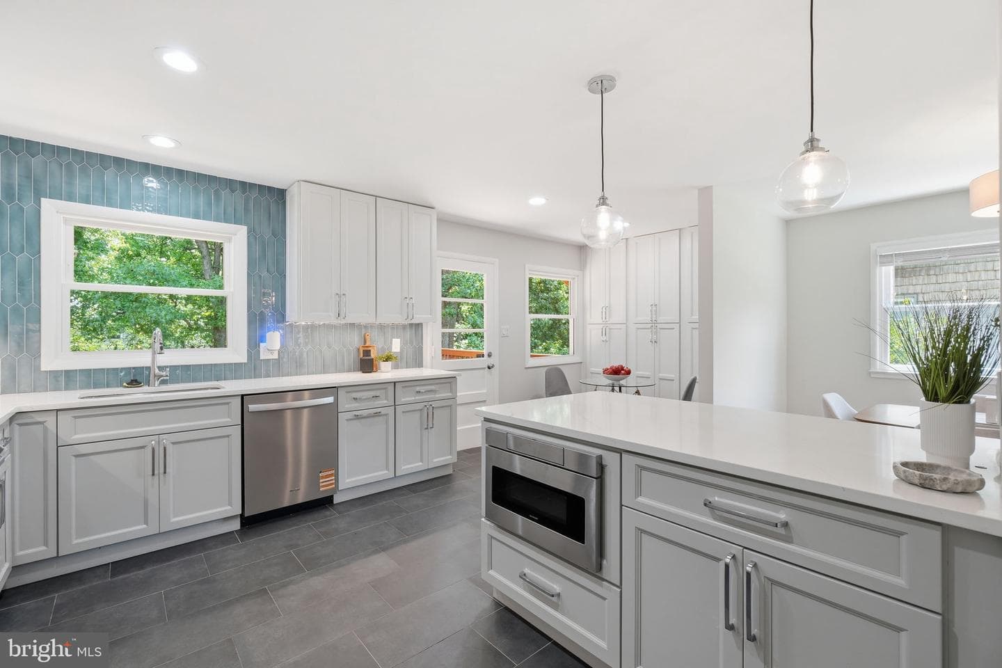 8501 Cherry Valley Lane, Alexandria