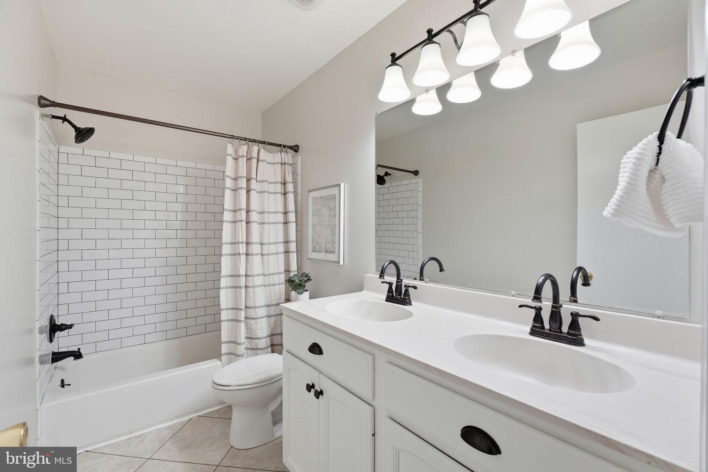 8501 Cherry Valley Lane photo 21