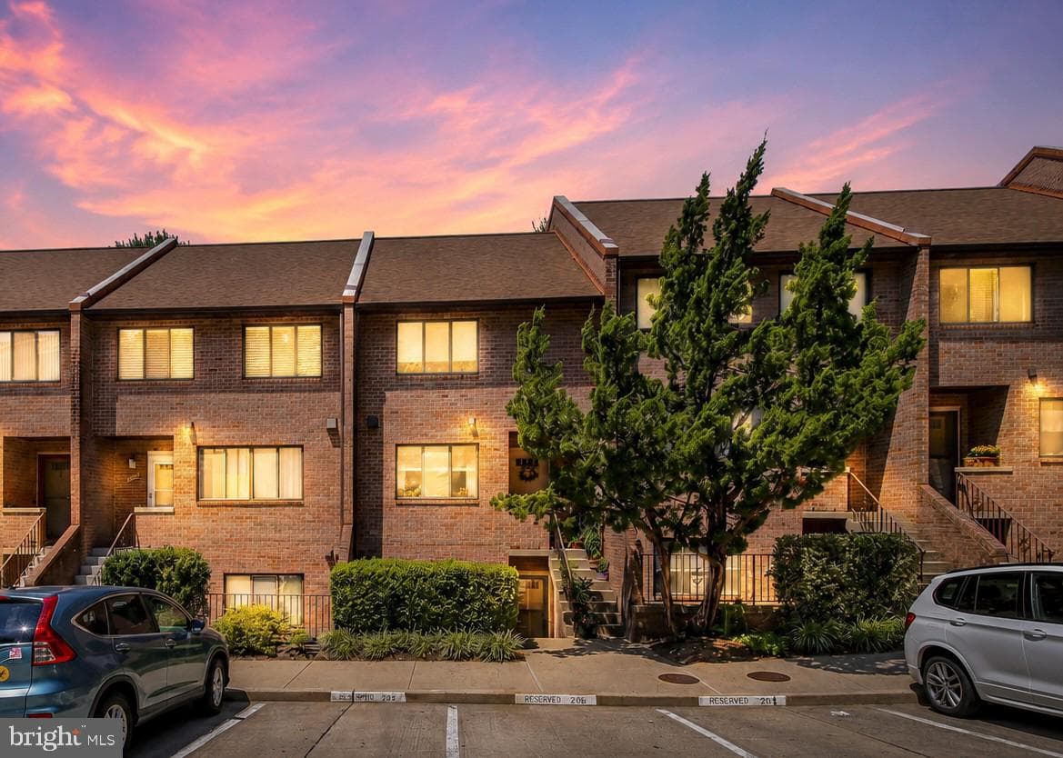 3708 Steppes Court, Falls Church