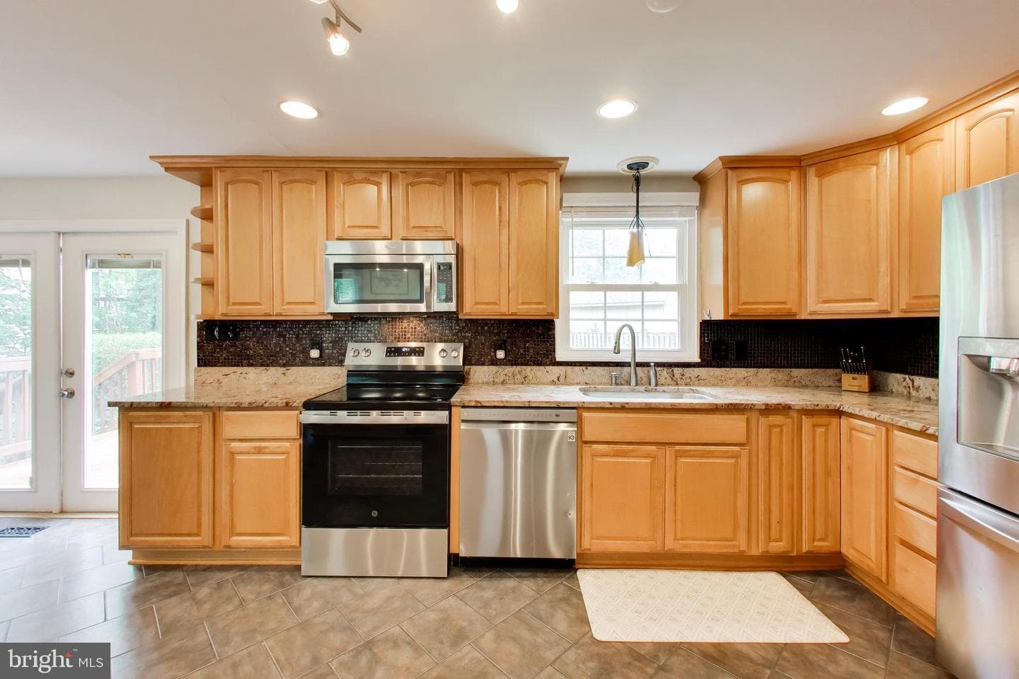 5932 Peregrine Dr photo 4