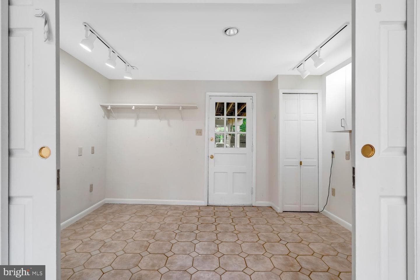 8010 Candlewood Drive photo 24