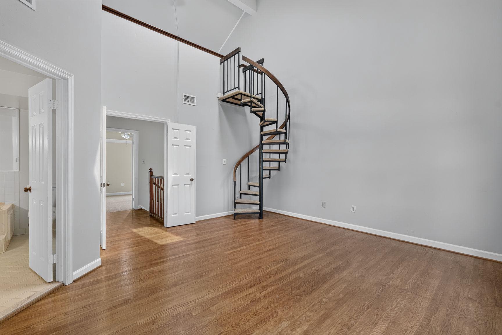 6050 Estates Drive photo 16
