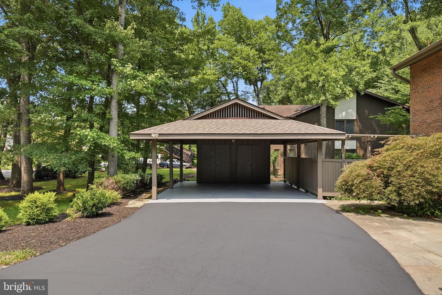 3211 Chichester Lane photo 4