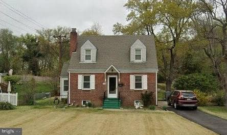 2414 Fairview Drive, Alexandria