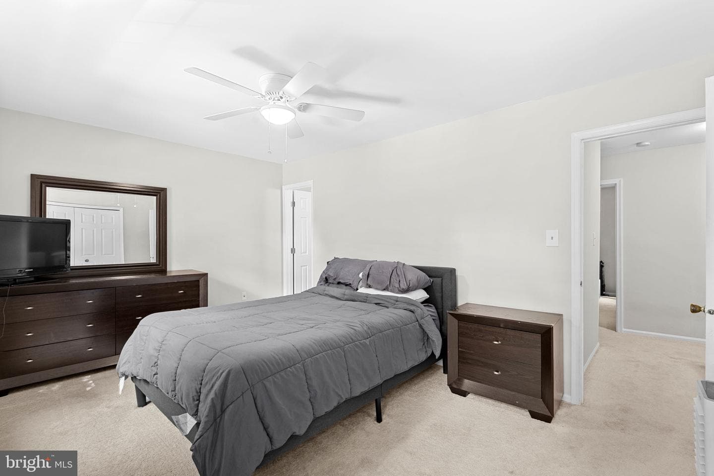 8942 Astongale Court photo 18