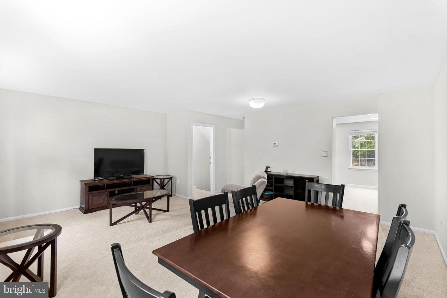 8942 Astongale Court photo 9